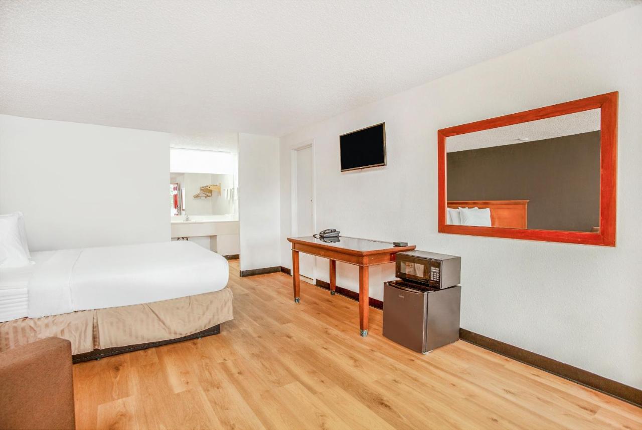 | OYO Hotel Centralia