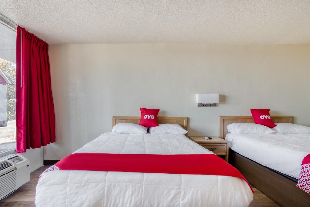 OYO Hotel Waco University Area/ I-35