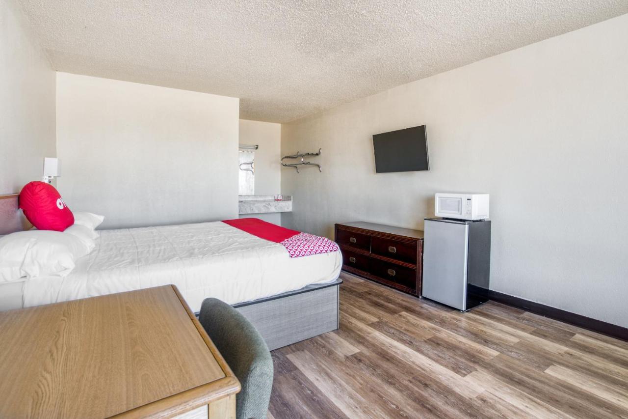 OYO Hotel Waco University Area/ I-35