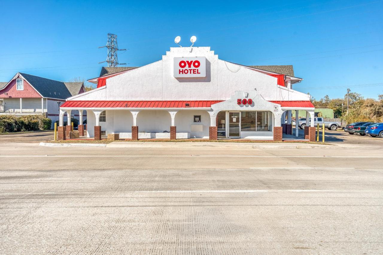 OYO Hotel Waco University Area/ I-35