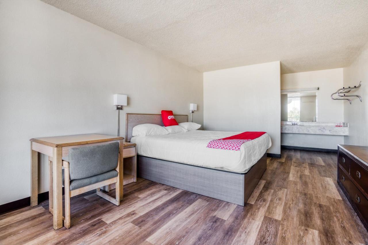 OYO Hotel Waco University Area/ I-35