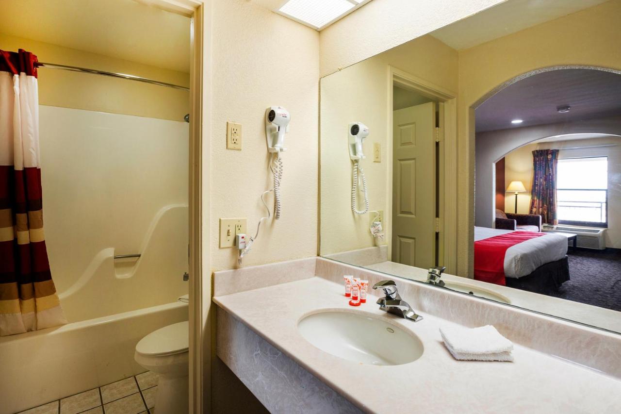 | OYO Hotel Port Allen LA