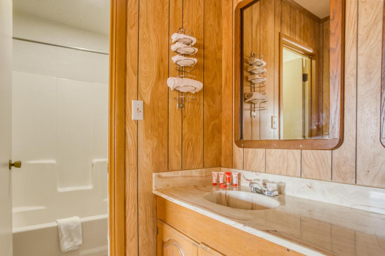 | OYO Hotel Breckenridge TX Hubbard Creek Lake