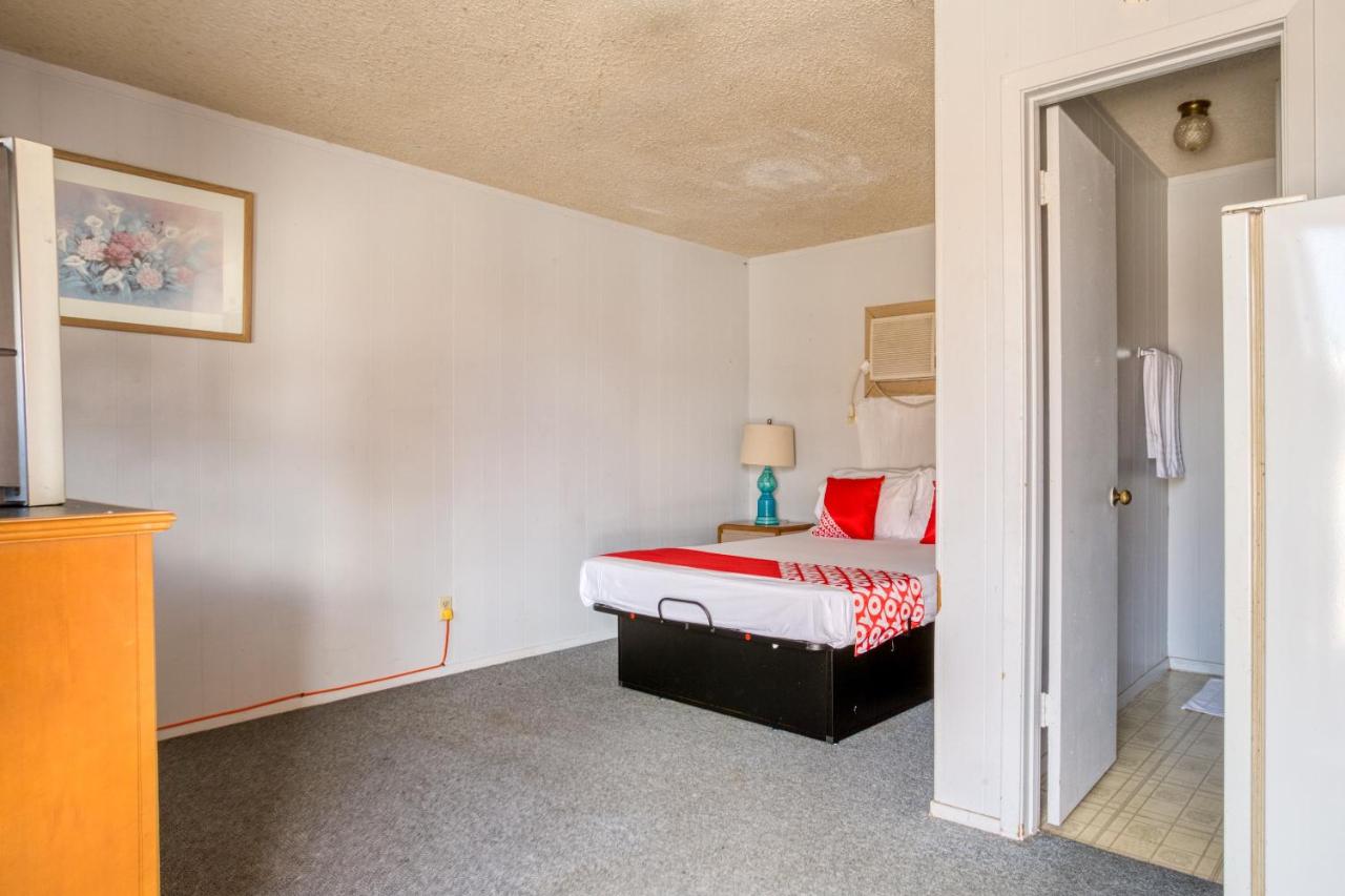 | OYO Hotel Breckenridge TX Hubbard Creek Lake