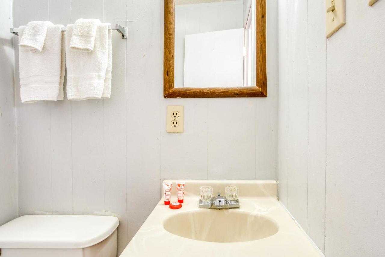 | OYO Hotel Breckenridge TX Hubbard Creek Lake