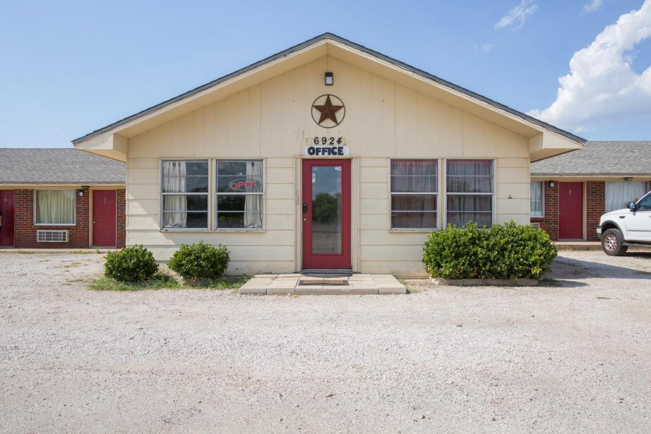 | OYO Hotel Breckenridge TX Hubbard Creek Lake