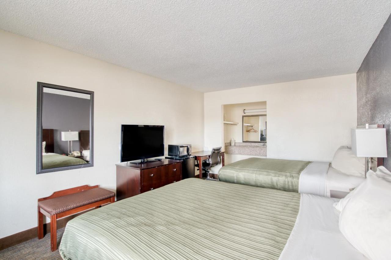 | OYO Hotel Alexandria LA- Hwy 165