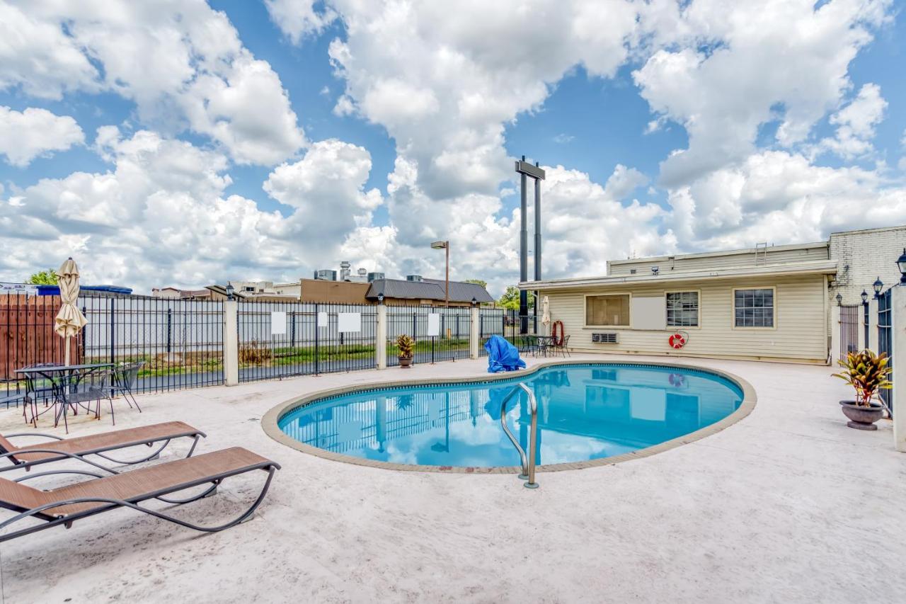 | OYO Hotel Alexandria LA- Hwy 165