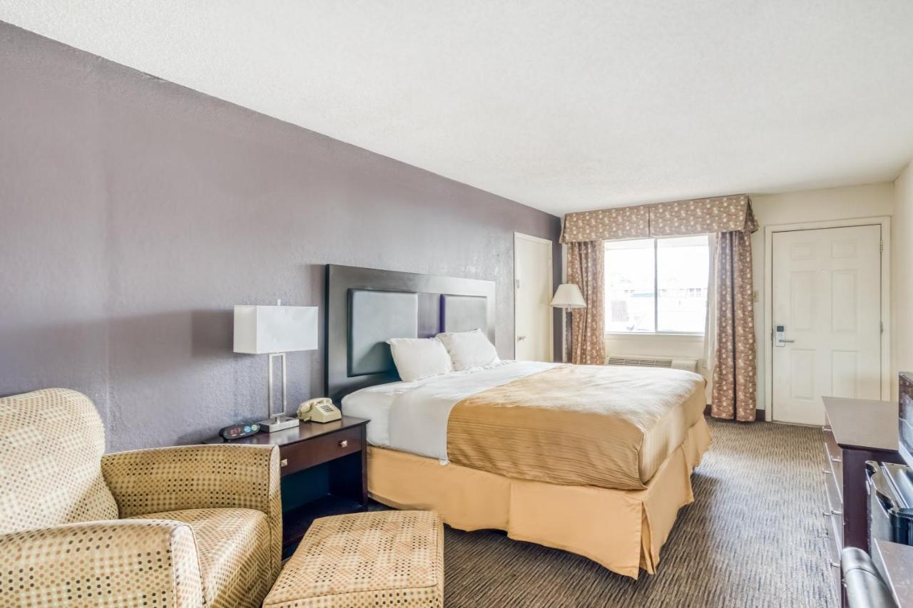 | OYO Hotel Alexandria LA- Hwy 165