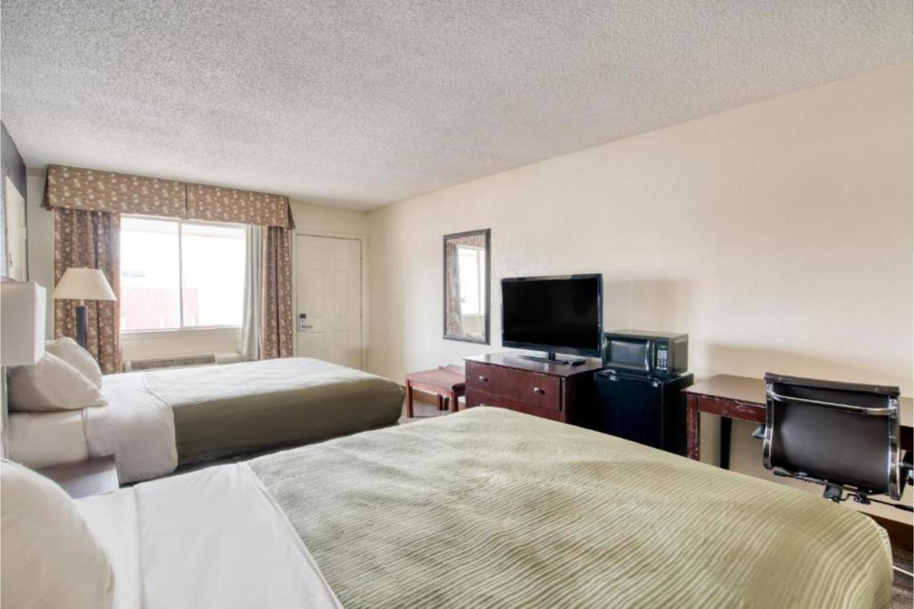 | OYO Hotel Alexandria LA- Hwy 165
