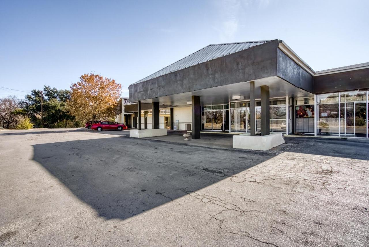 OYO Hotel Brownwood Hwy 67