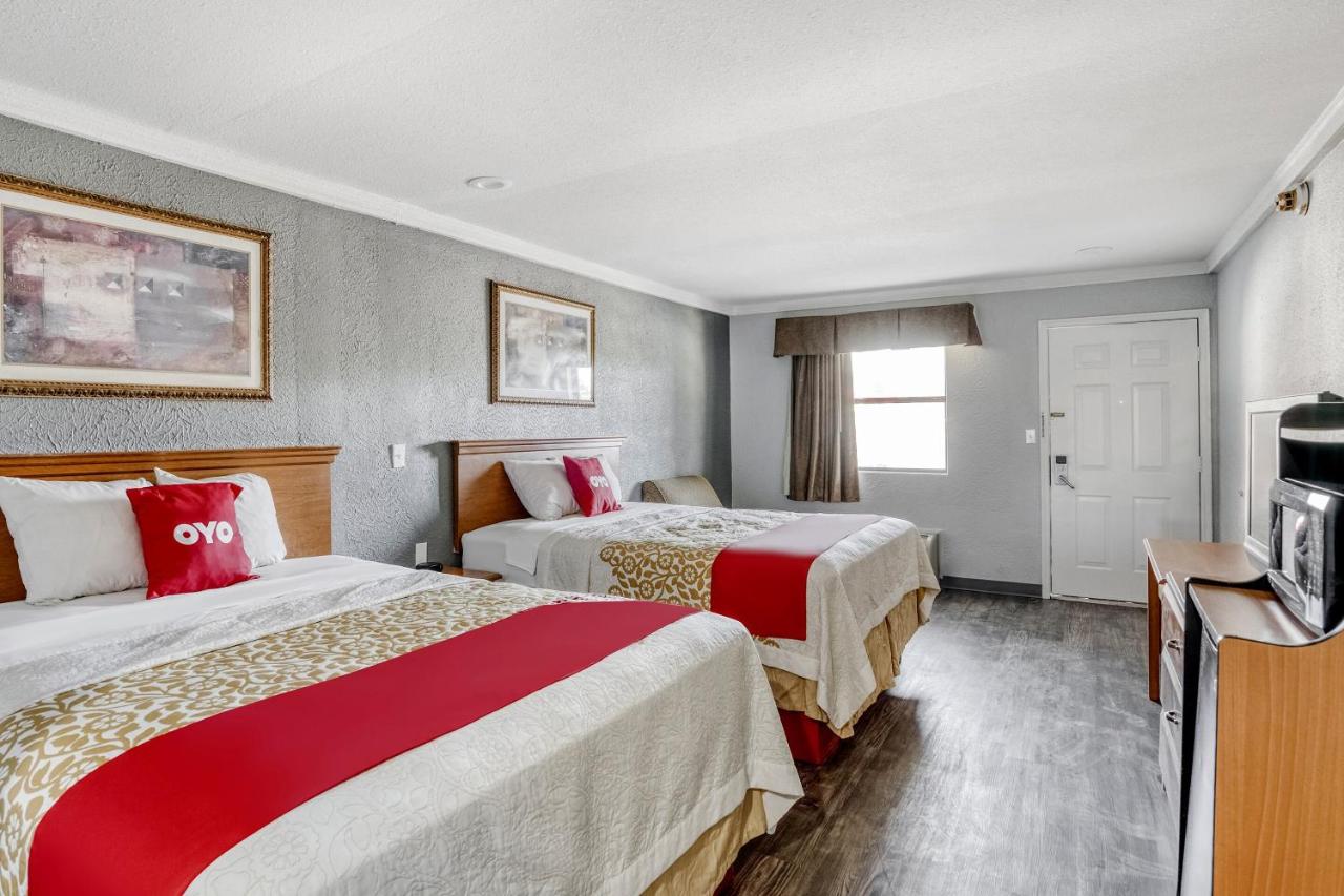 OYO Hotel Pineville LA Hwy 165