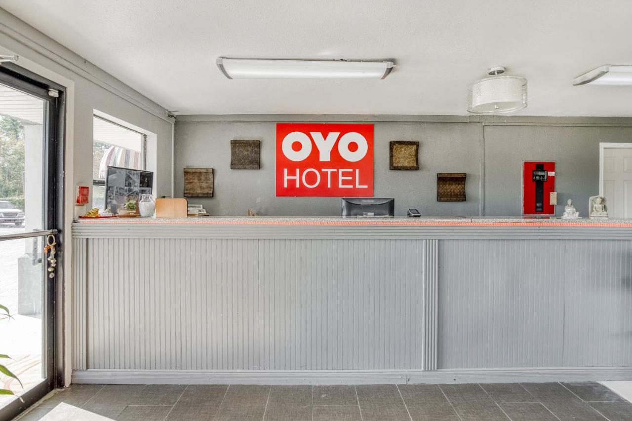 OYO Hotel Pineville LA Hwy 165