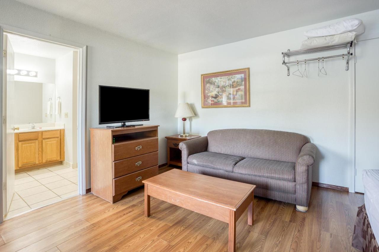  | OYO Hotel Heber Springs Lakeside
