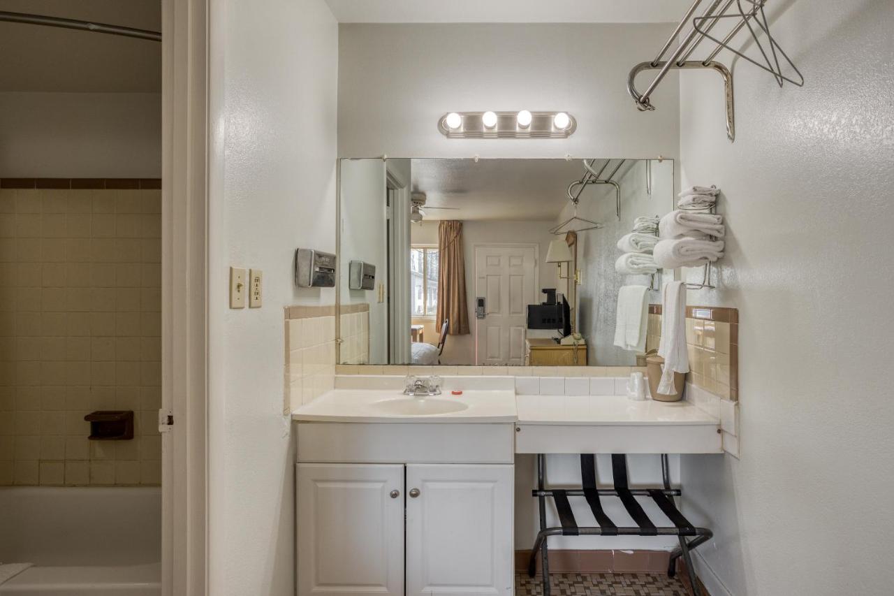 | OYO Hotel Heber Springs Lakeside