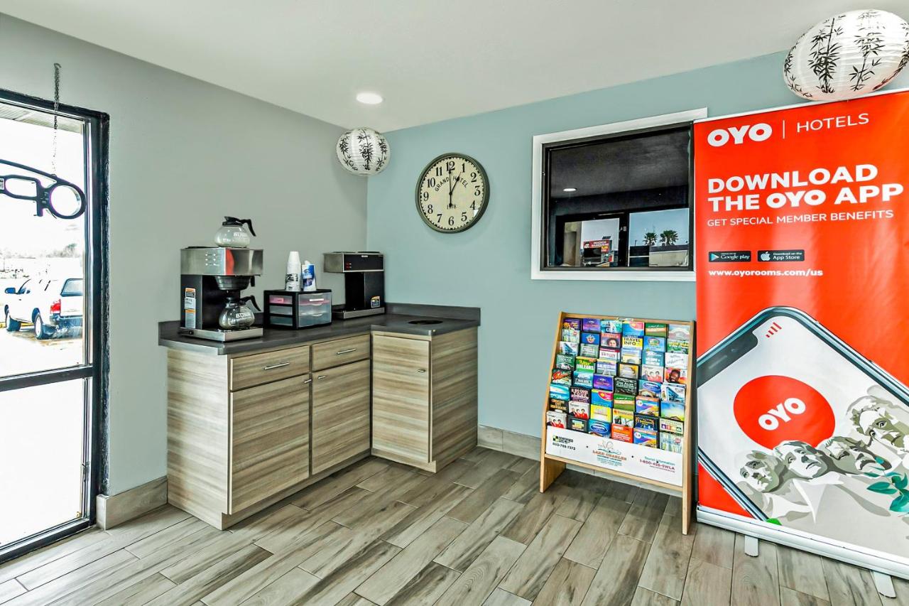  | OYO Hotel Lake Charles Hwy 10