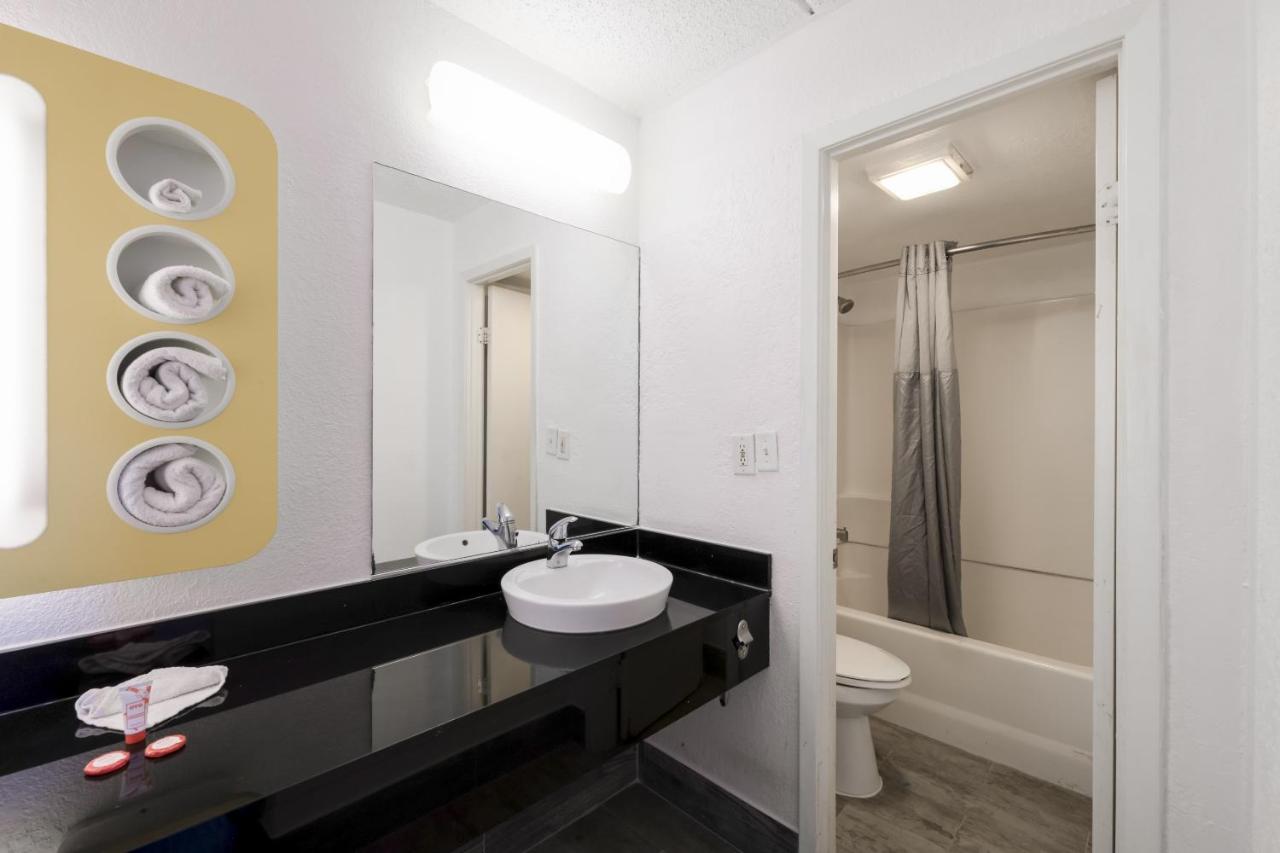 | OYO Hotel Houston Katy Freeway