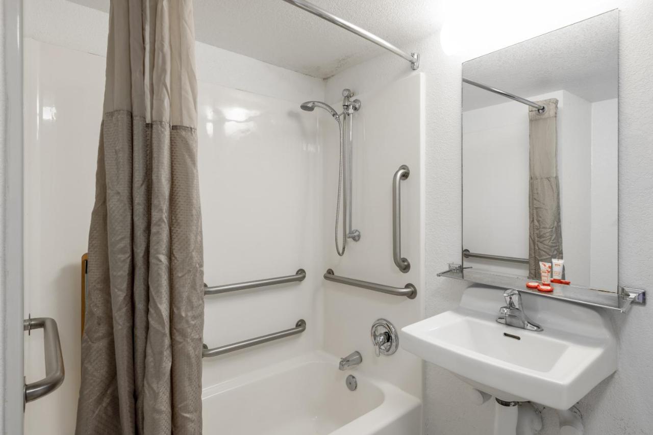 | OYO Hotel Houston Katy Freeway