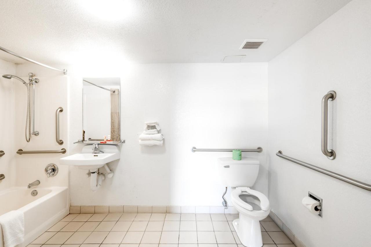  | OYO Hotel Houston Katy Freeway