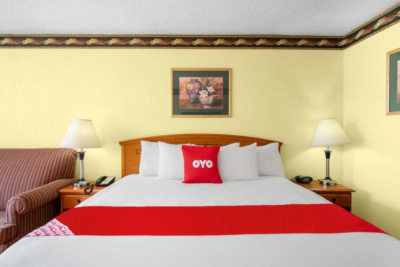 King Bed Smoking at OYO Hotel Oklahoma City South I-35 and SE 29th