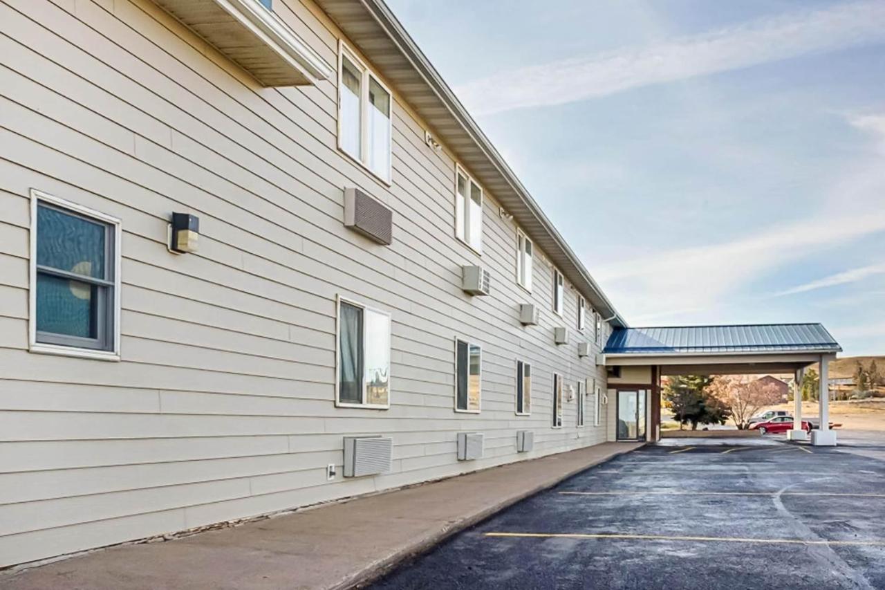 | OYO Hotel Shelby MT Hwy 2 & I-15