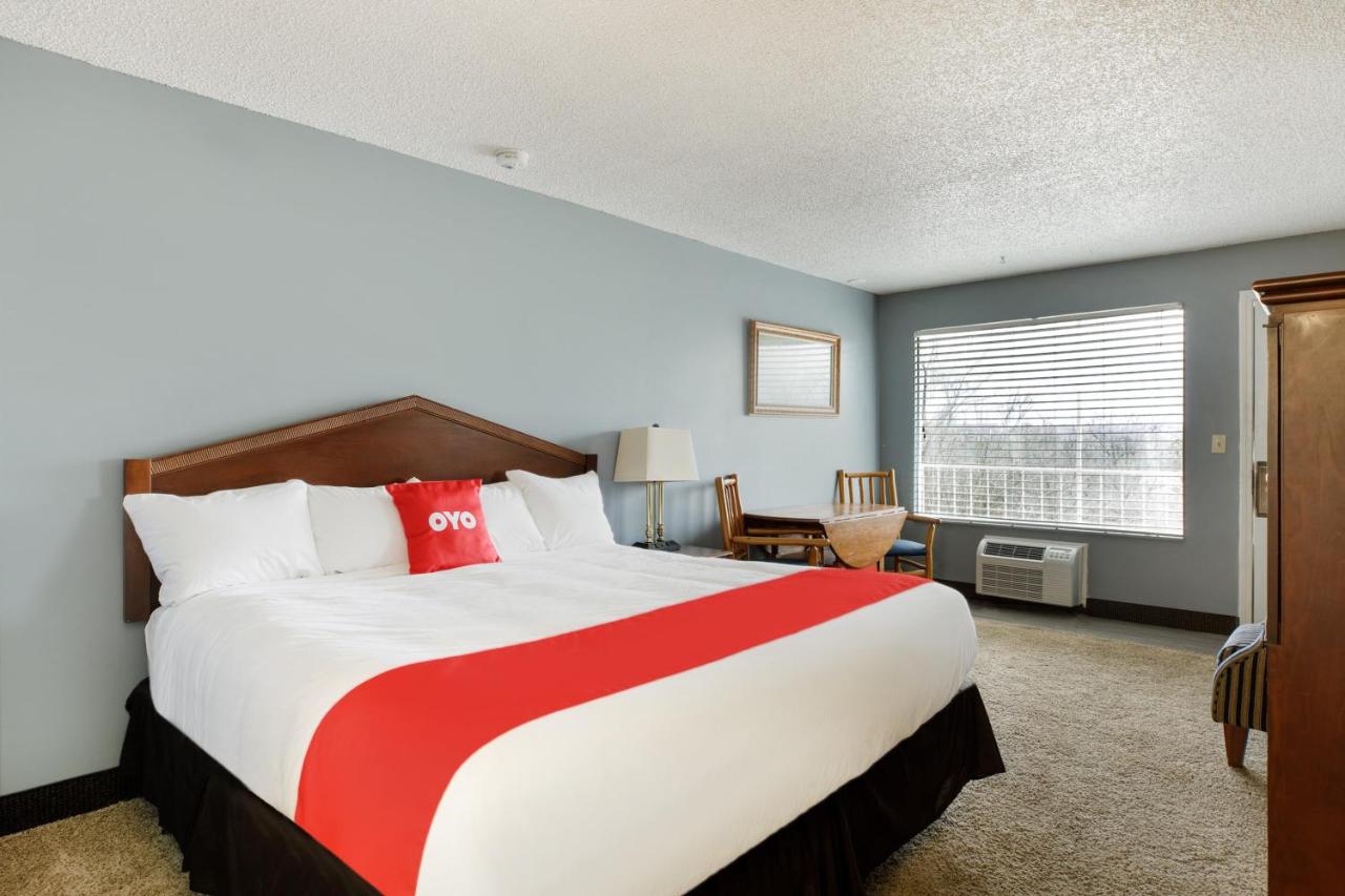  | OYO Hotel Branson MO-165