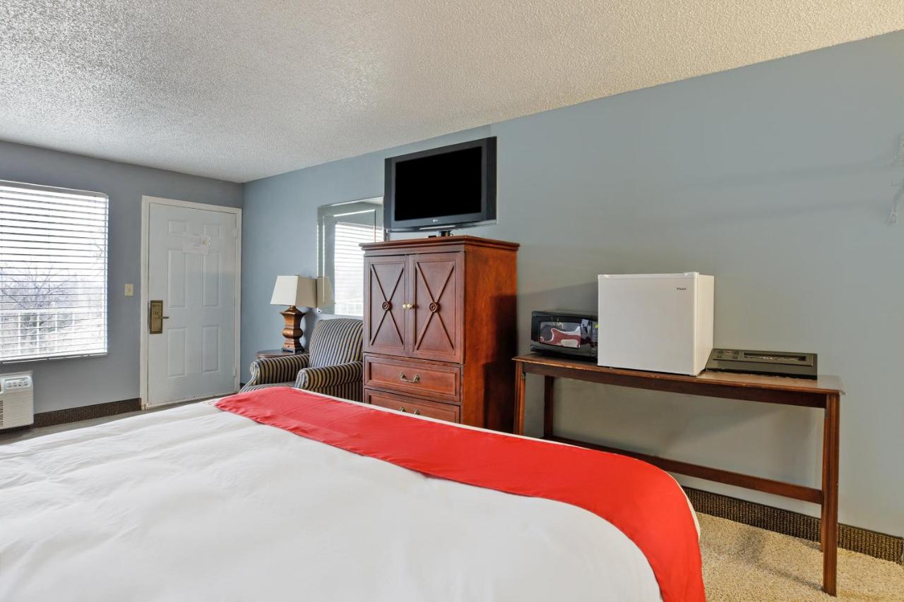 | OYO Hotel Branson MO-165