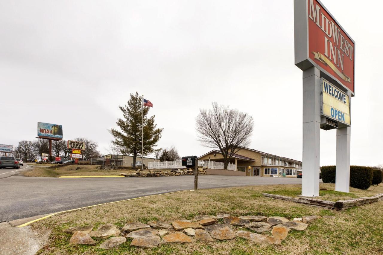 | OYO Hotel Branson MO-165