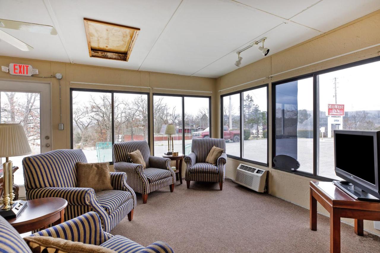 | OYO Hotel Branson MO-165
