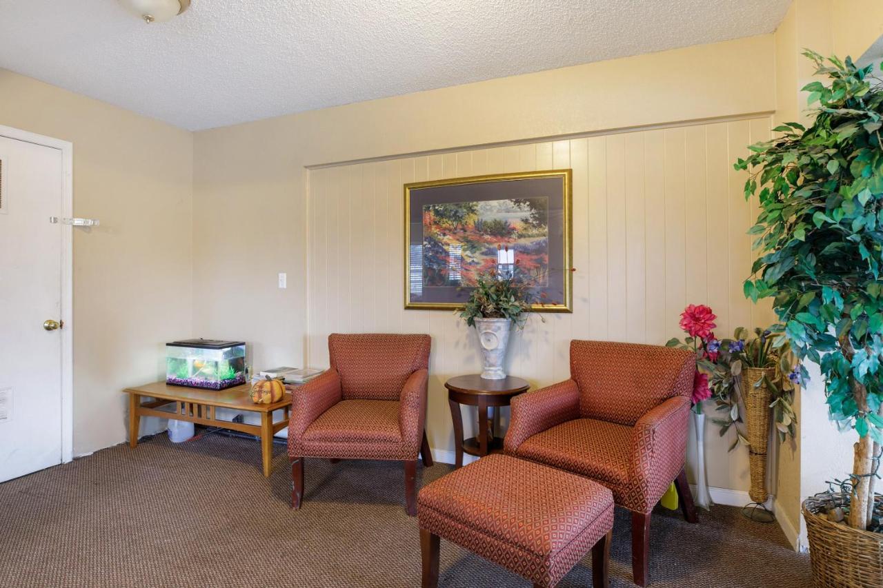 | OYO Hotel Branson MO-165
