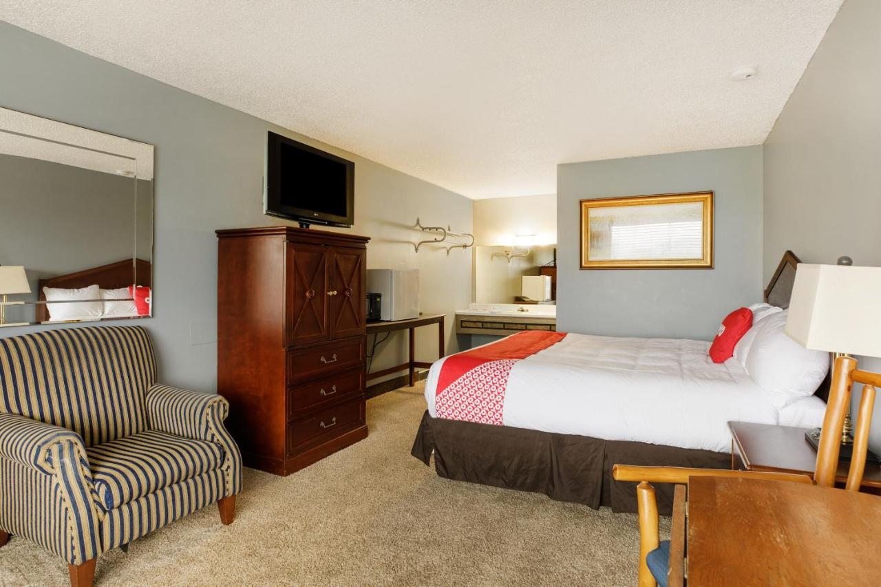 | OYO Hotel Branson MO-165
