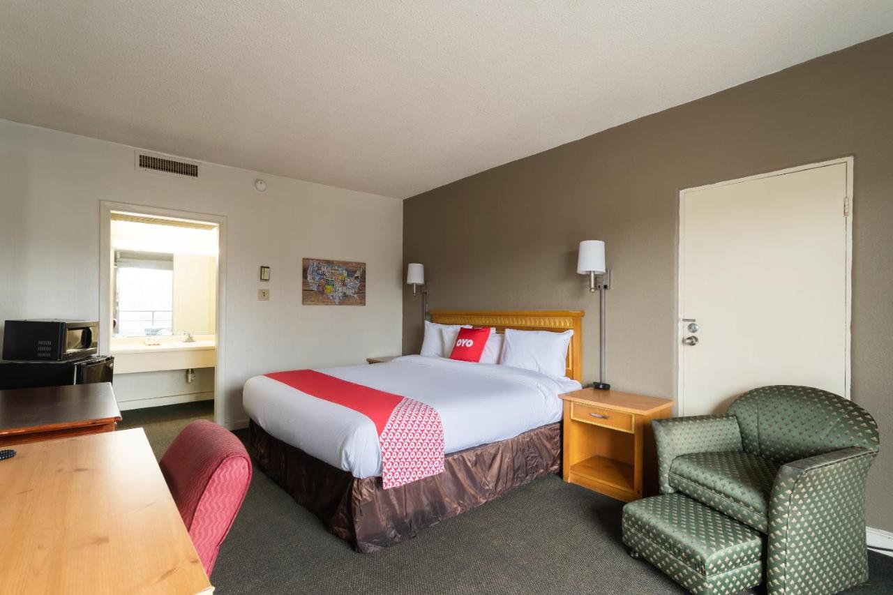 | OYO Hotel Sumter SC Downtown