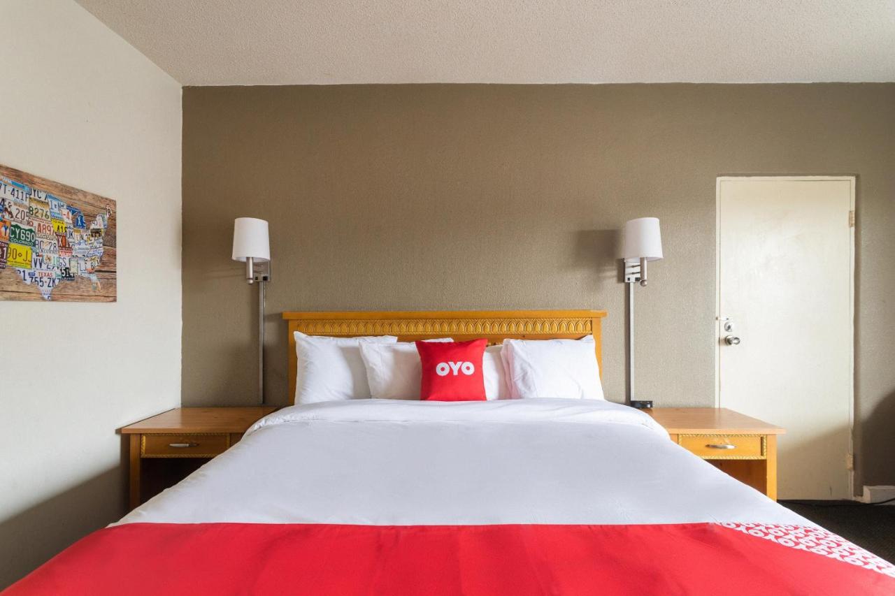  | OYO Hotel Sumter SC Downtown