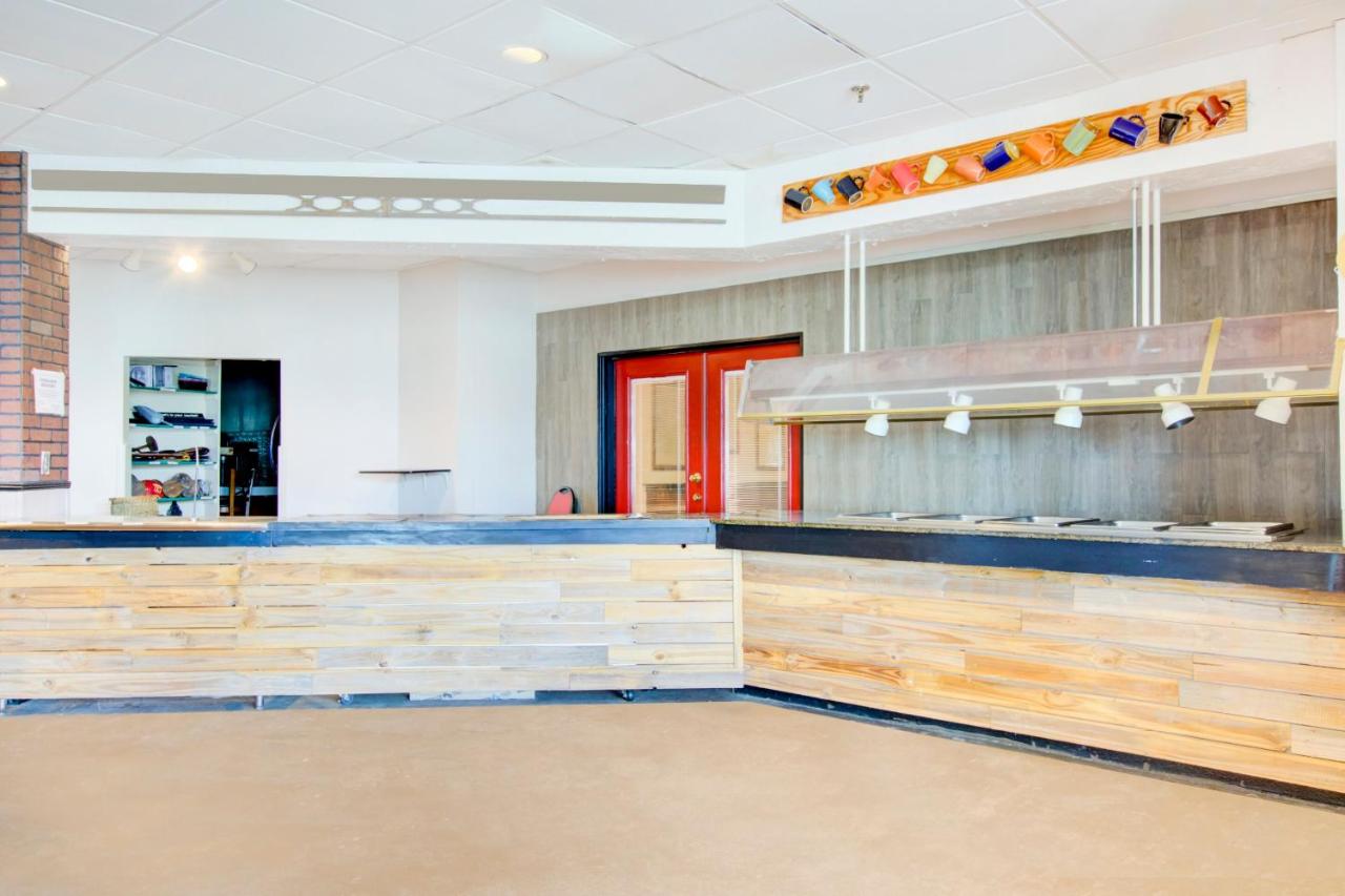 | OYO Hotel Dundee By Crystal Lake