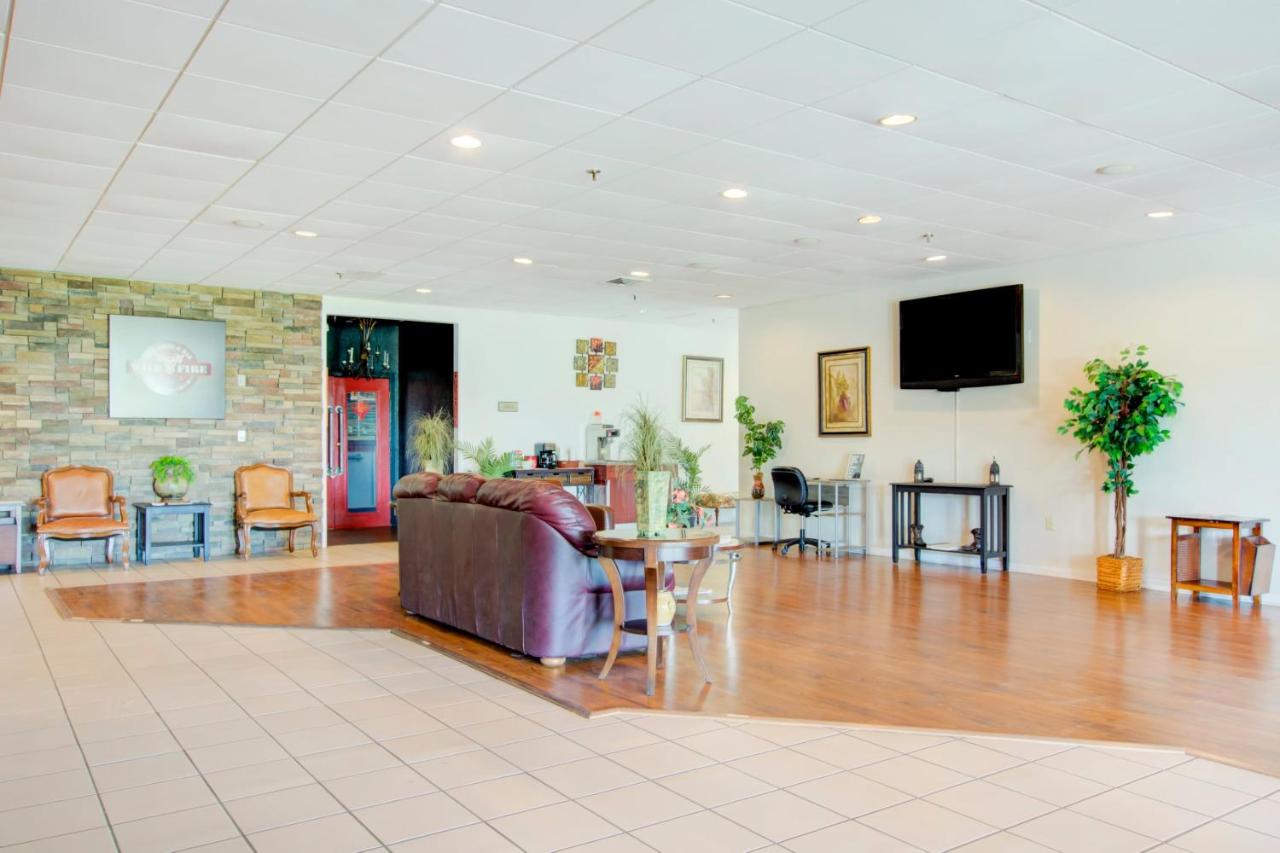 | OYO Hotel Dundee By Crystal Lake