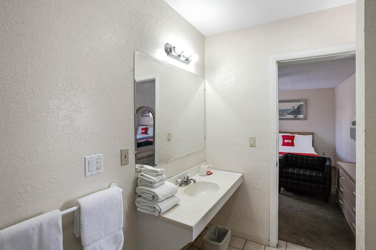  | OYO Hotel Yuma AZ - I-8 US-95