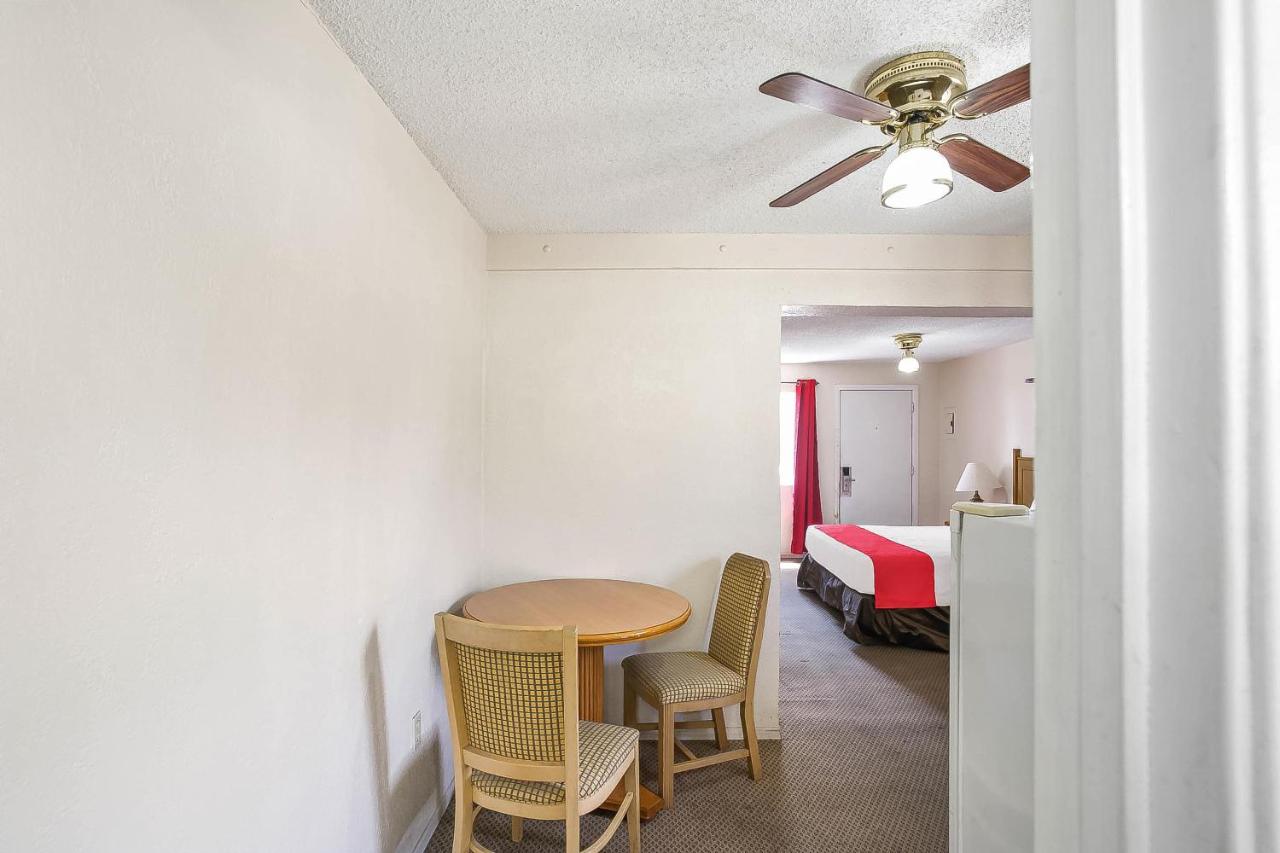  | OYO Hotel Yuma AZ - I-8 US-95