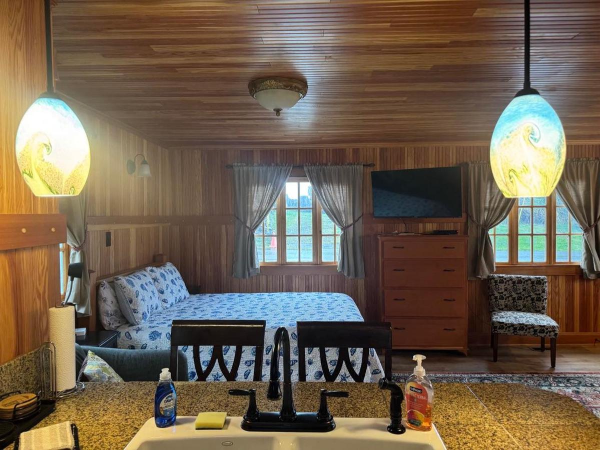 | Whistling Winds Motel