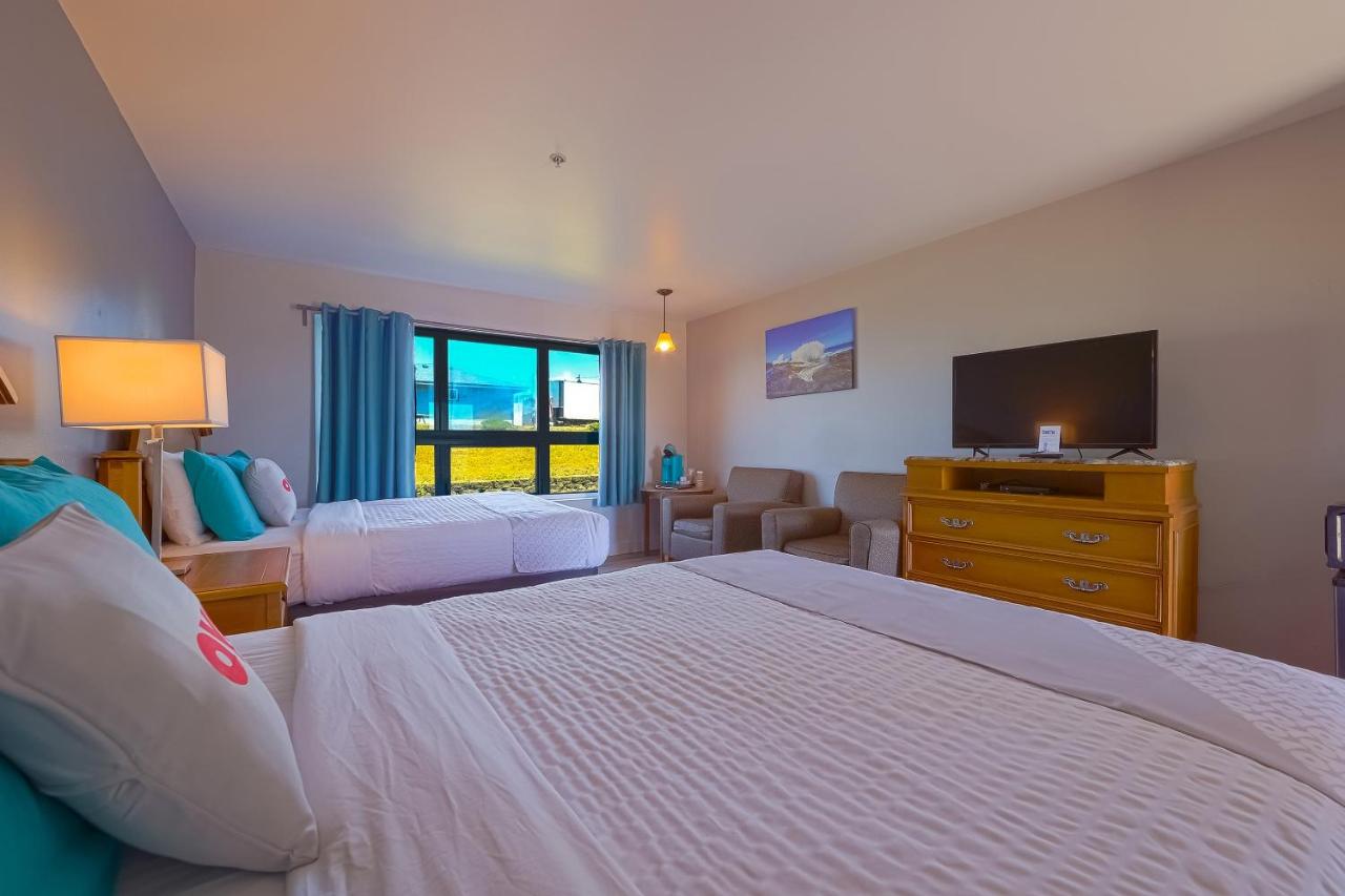 Queen Room with Two Queen Beds at Waves Hotel NYE Beach - Newport OR