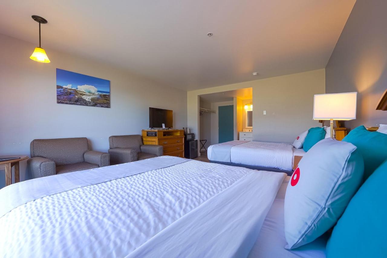 Queen Room with Two Queen Beds at Waves Hotel NYE Beach - Newport OR