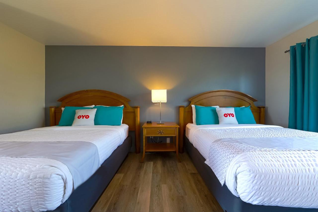 Queen Room with Two Queen Beds at Waves Hotel NYE Beach - Newport OR