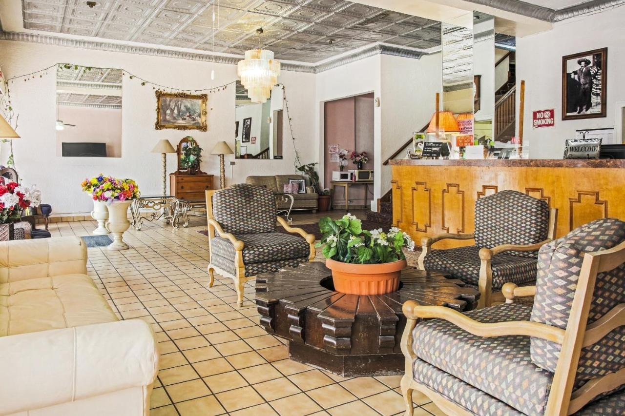 | OYO Cameron Historic Hotel Brownsville I-69E