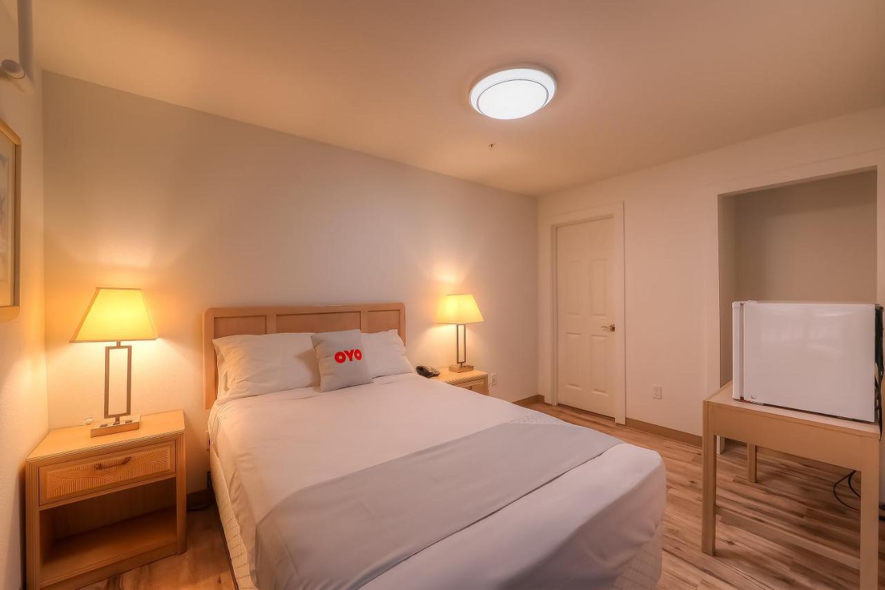 Double Room at Newport Inn By OYO - Hwy 101