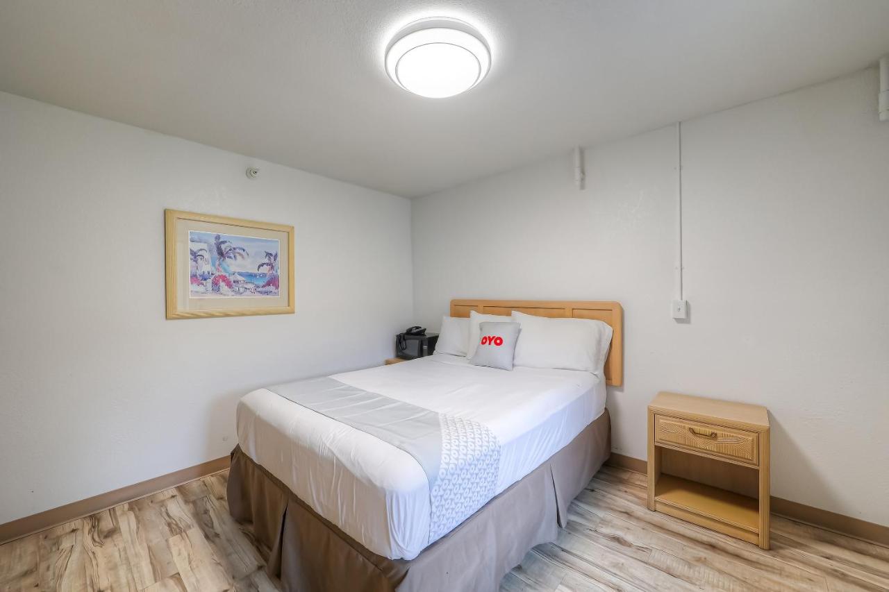 Queen Room at Newport Inn By OYO - Hwy 101