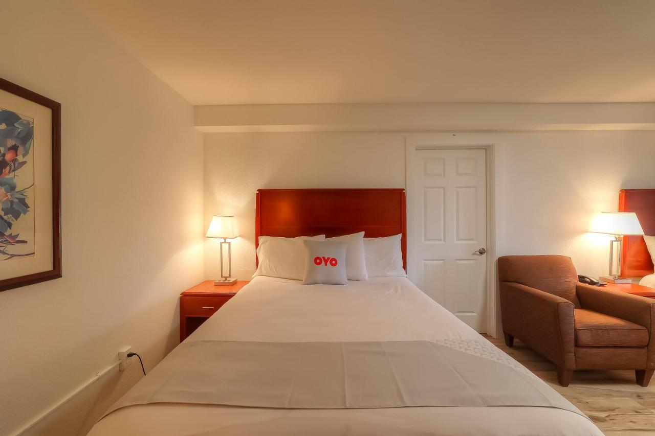 Queen Room with Two Queen Beds at Newport Inn By OYO - Hwy 101