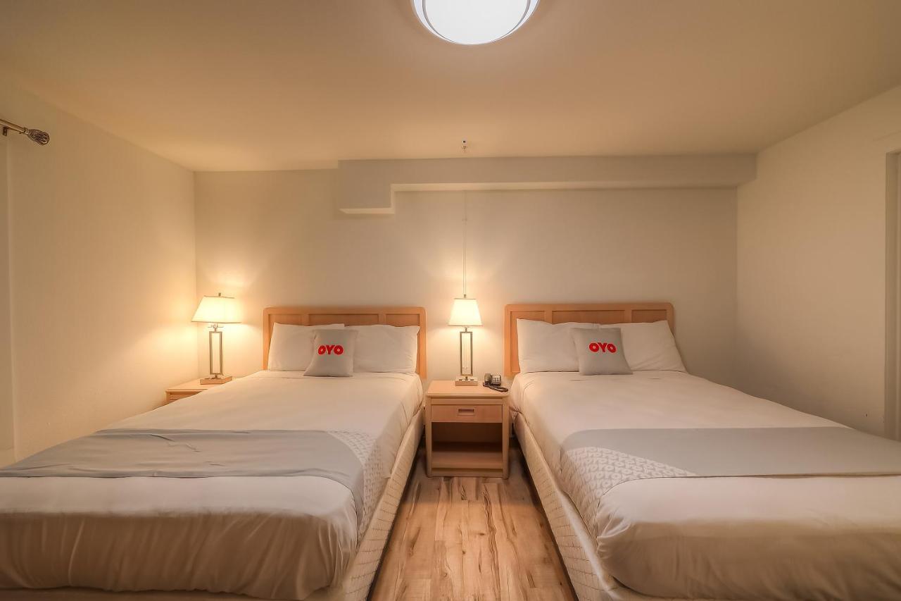 Double Room with Two Double Beds at Newport Inn By OYO - Hwy 101