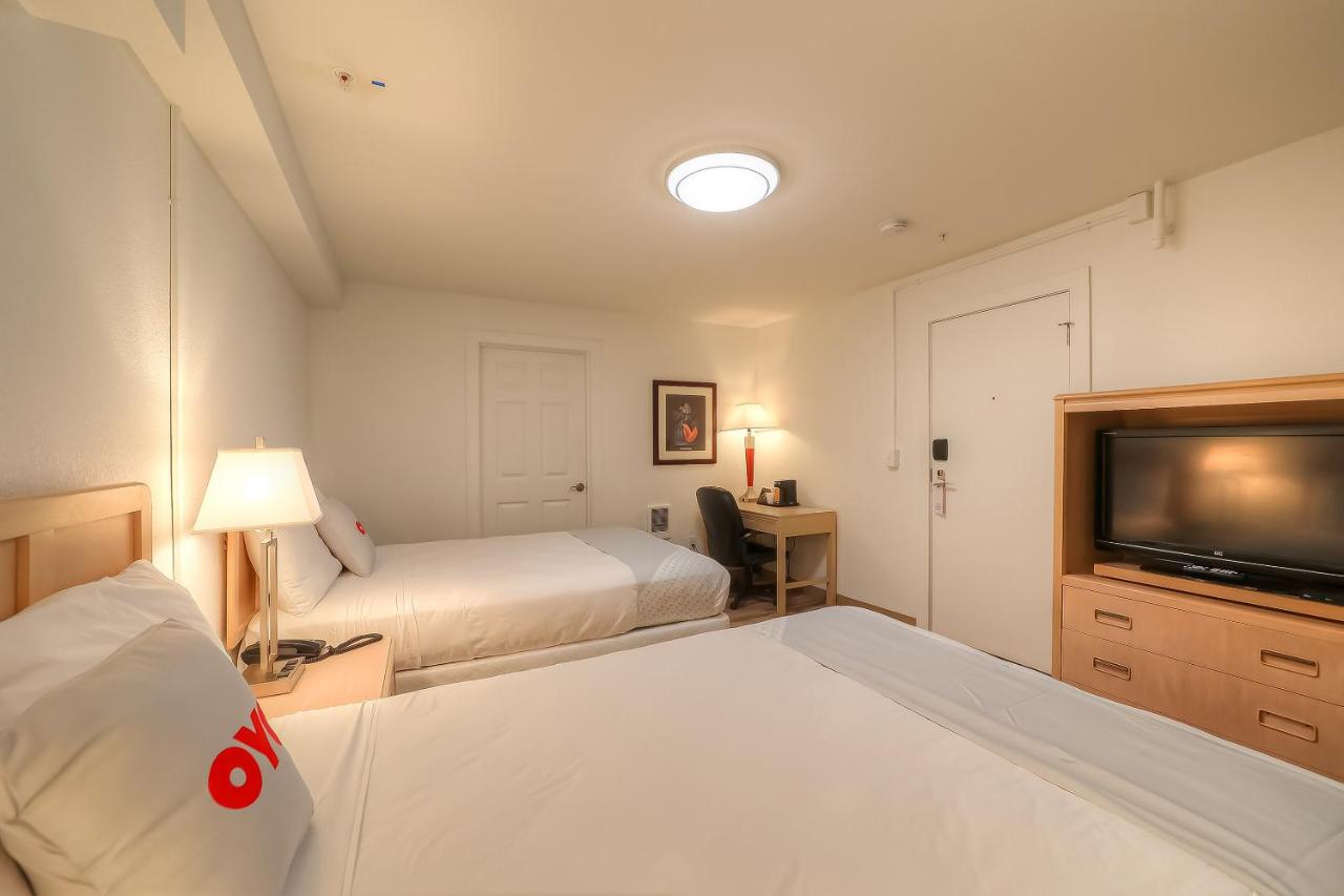 Double Room with Two Double Beds at Newport Inn By OYO - Hwy 101