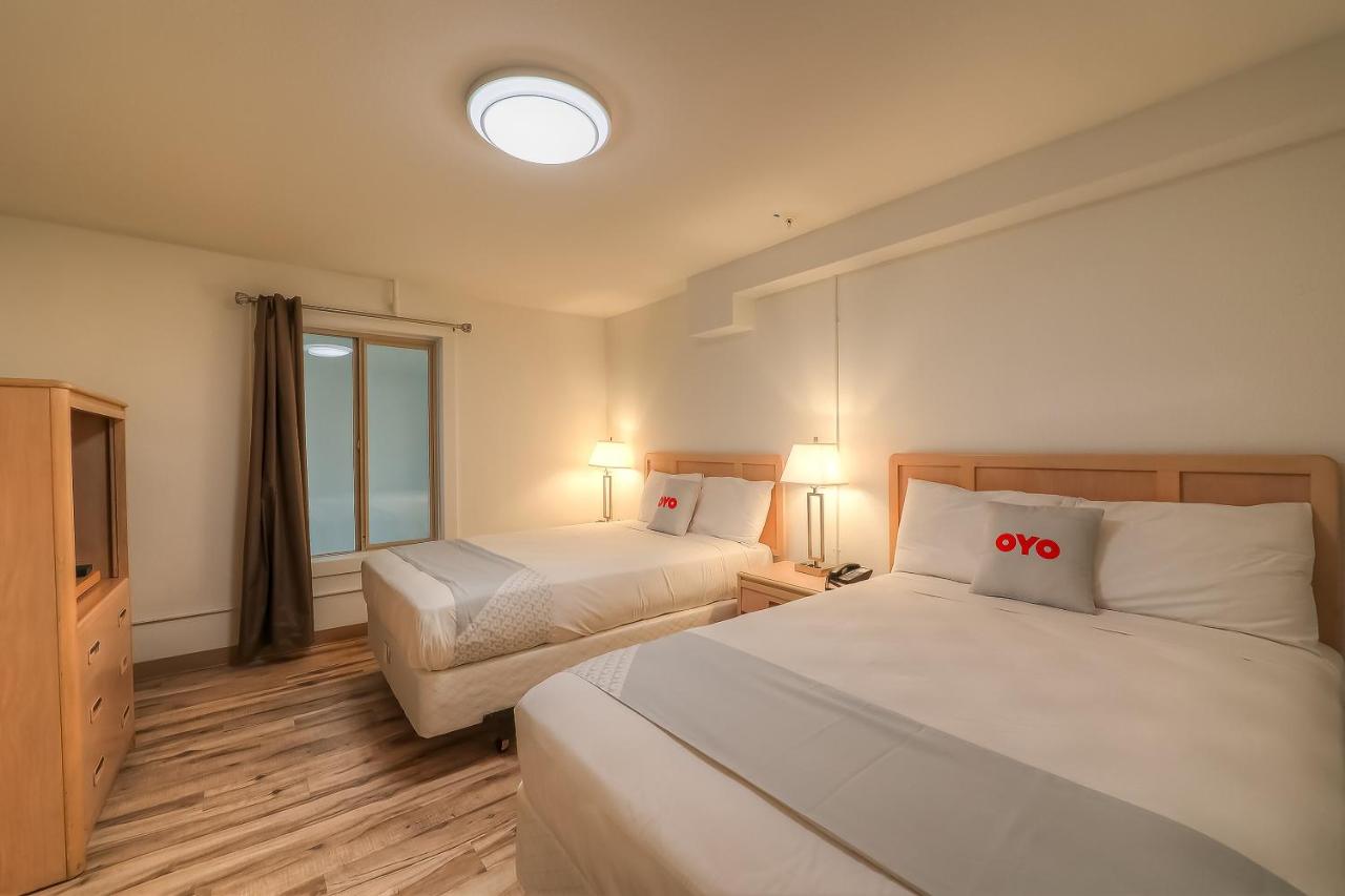 Double Room with Two Double Beds at Newport Inn By OYO - Hwy 101