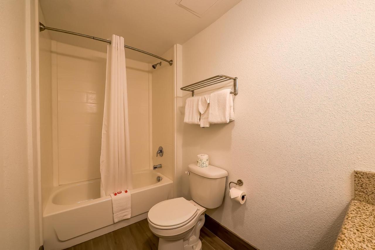 Queen Room with Two Queen Beds at Newport Inn By OYO - Hwy 101