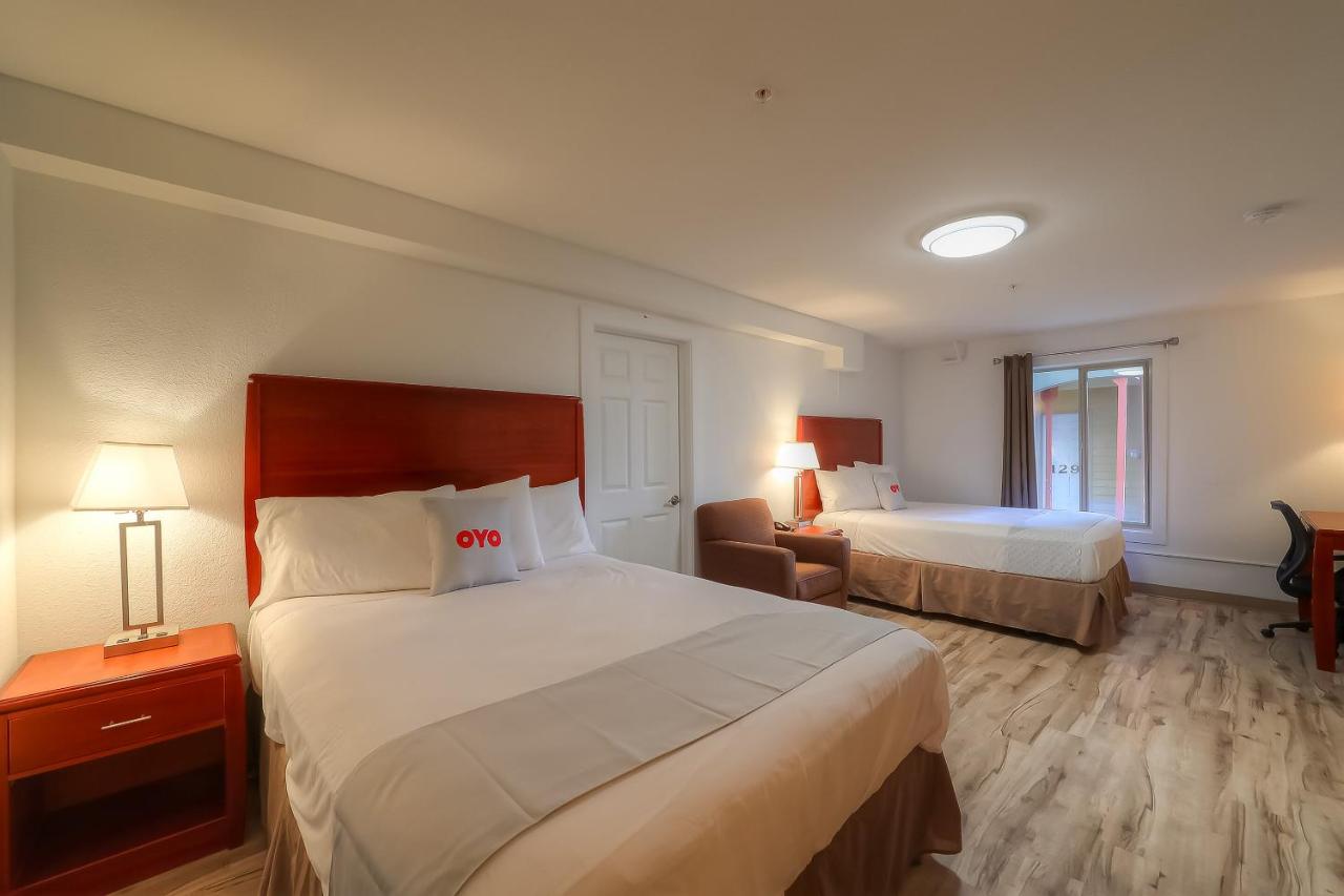 Queen Room with Two Queen Beds at Newport Inn By OYO - Hwy 101